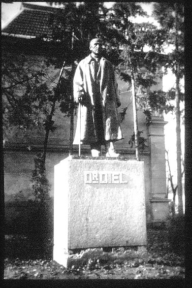 Hatzfeld Denkmal Diehl